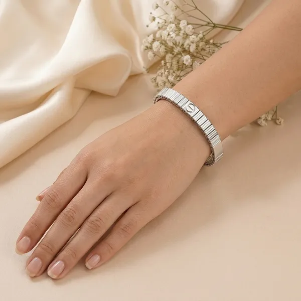 Silver_Steel_Stretchable_Bracelet_For_Women