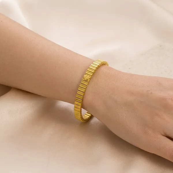 Golden_Steel_Stretchable_Bracelet_For_Women