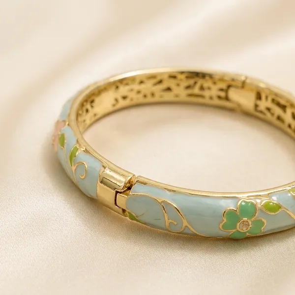 Green_Steel_Enamel_Floral_Bracelet_For_Women
