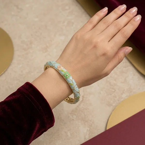 Green_Steel_Enamel_Floral_Bracelet_For_Women