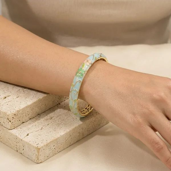 Green_Steel_Enamel_Floral_Bracelet_For_Women