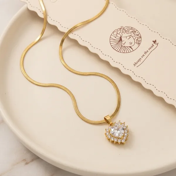 Gold_Steel_Snake_Chain_Necklace_For_Women