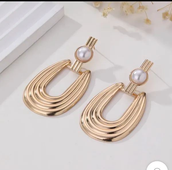 Oanvi_1_Pair_Princess_Exaggerated_Geometric_Alloy