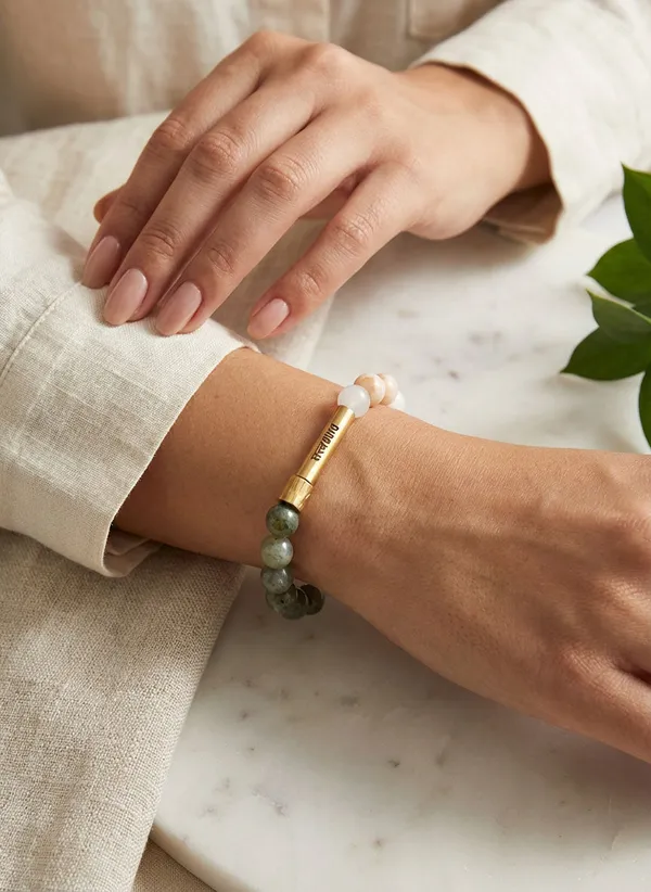 Crown_Chakra_Crystal_Bracelet_With_Manifestation_Lock