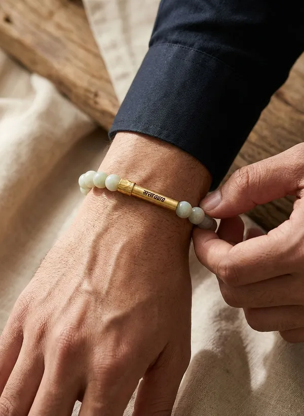 Green_Aventurine_Crystal_Bracelet_With_Manifestation_Lock