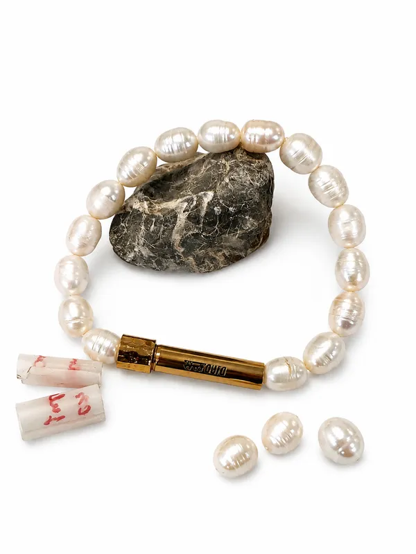 Pearl_Bracelet_With_Manifestation_Lock
