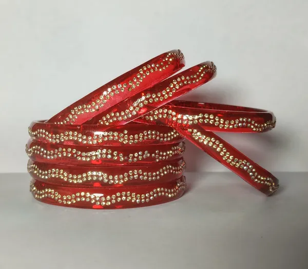 glass_bangle_red_color