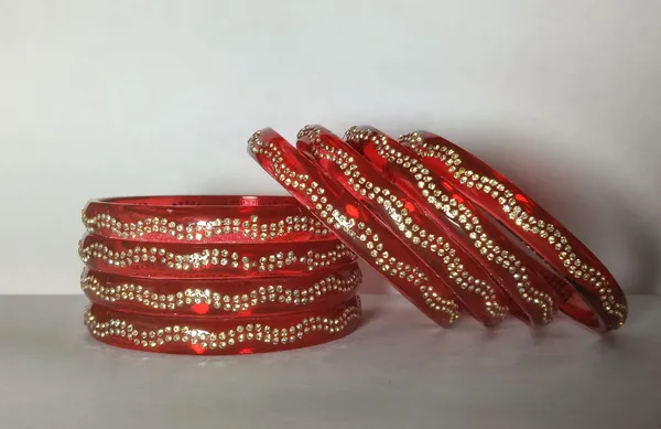 glass_bangle_red_color