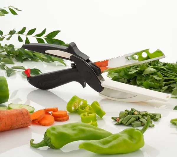 2-in-1_Clever_Cutter_–_Multipurpose_Vegetable_Chopper_with_Built-in_Cutting_Board