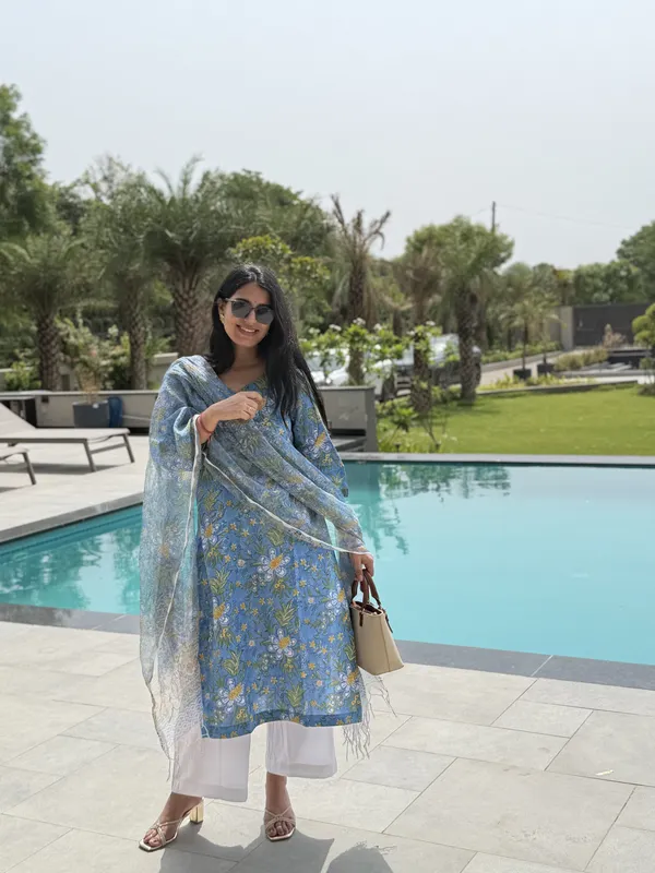 Blue_straight_kurti_&_kotadoriya_Dupatta