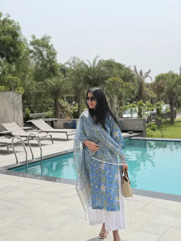 Blue_straight_kurti_&_kotadoriya_Dupatta