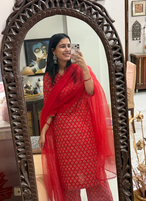 Red_cotton_suit_set_with_pure_organza_dupatta