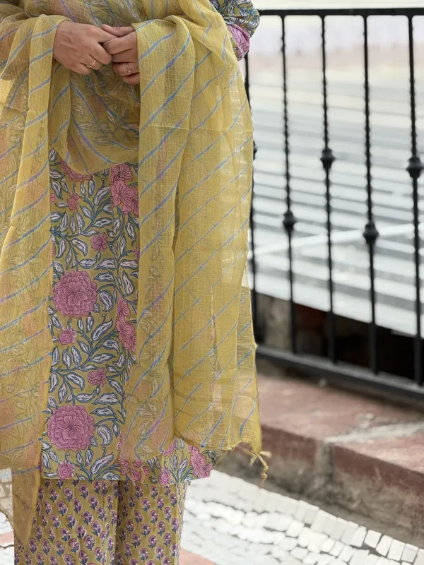 Pure_cotton_suit_set_with_kota_doriya_dupatta