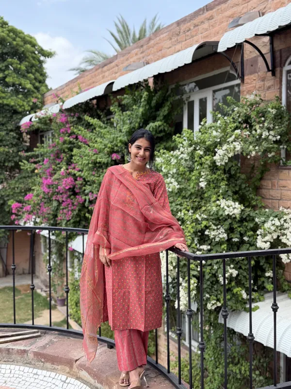 Pure_cotton_suit_set_with_kota_doriya_dupatta