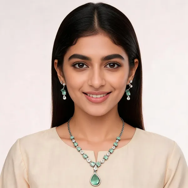 Green_Crystal_Stone_Pendant_Necklace_And_Earrings_Set_For_Women