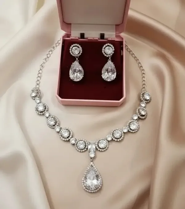 Silver_White_Crystal_Teardrop_Necklace_Earring_Set_For_Women