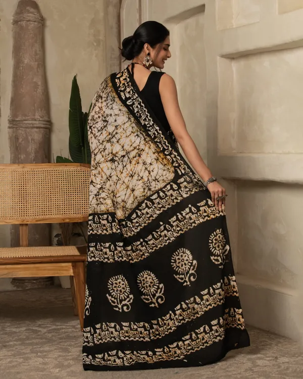 Jaipuri_Cotton_Saree_Gift_Box_For_Women