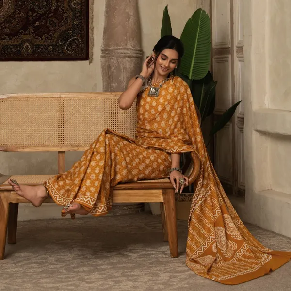 Jaipuri_Cotton_Saree_Gift_Box_For_Women