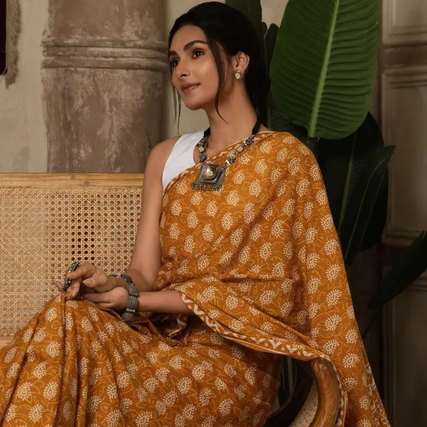 Jaipuri_Cotton_Saree_Gift_Box_For_Women