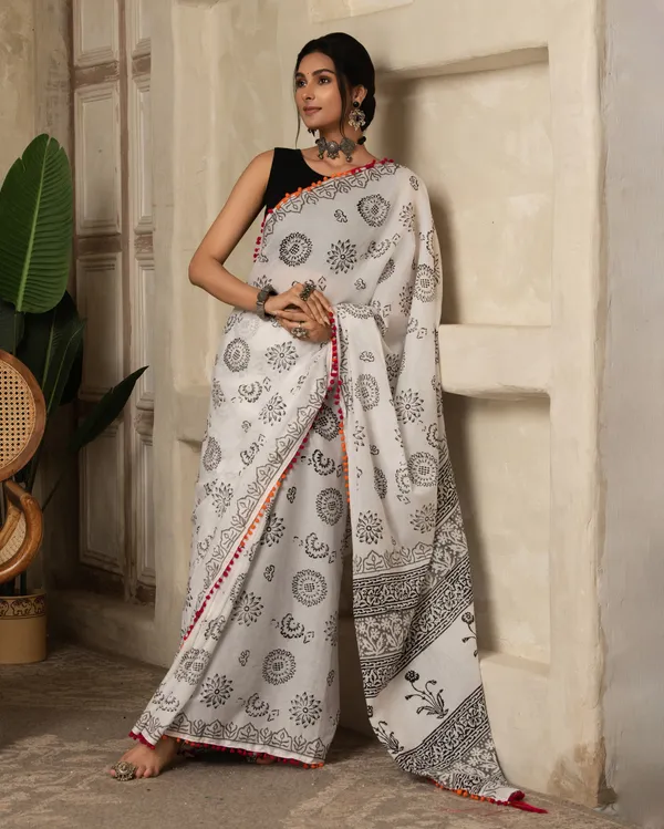 Jaipuri_Cotton_Saree_Gift_Box_For_Women