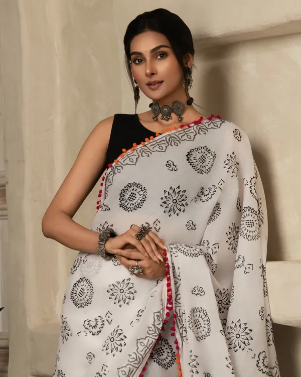 Jaipuri_Cotton_Saree_Gift_Box_For_Women