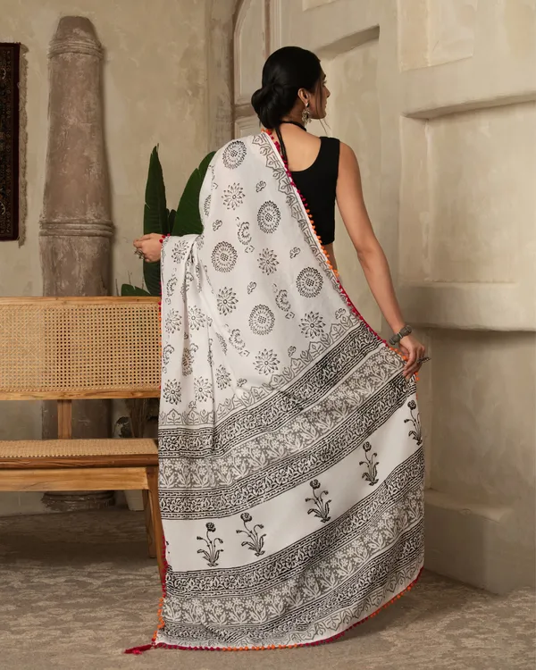 Jaipuri_Cotton_Saree_Gift_Box_For_Women