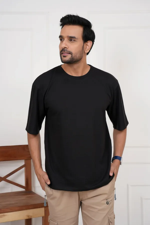 Black_And_Maroon_Solid_Round_Neck_T-Shirt_For_Men
