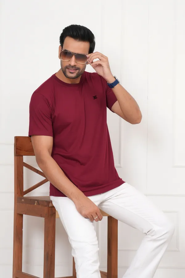 Maroon_Solid_Round_Neck_T-Shirt_For_Men