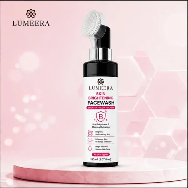 Skin_Brightening_Facewash_150Ml_With_Silicone_Brush_Daily_Facial_Cleanser_For_Fresh_Radiant_Looking_Skin_Suitable_For_All_Skin_Types
