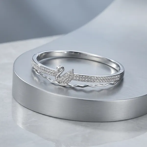 Silver_Metal_Crystal_Swan_Bangle_Bracelet_For_Women