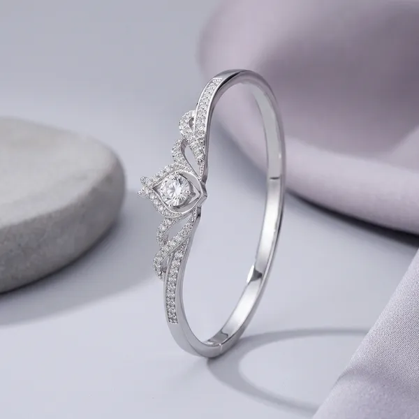 Silver_Metal_Crystal_Crown_Design_Bangle_Bracelet_For_Women