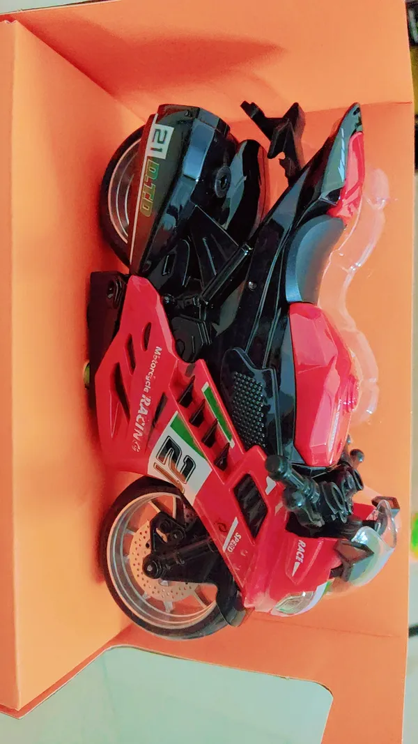 Kawasaki_Ninja_Red_Scale_Model_With_Sound_Light_Water_Spray