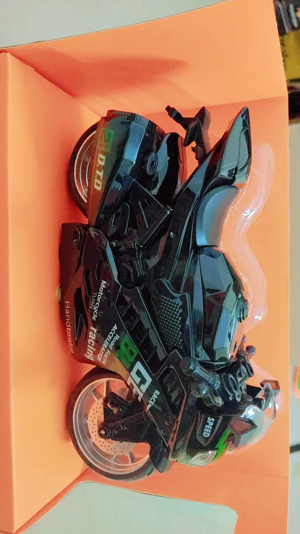 Kawasaki_Ninja_Black_Scale_Model_With_Sound_Light_Water_Spray