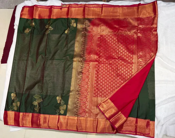 Green_Semi_Kanjivaram_Powerloom_Woven_Traditional_Saree_For_Women