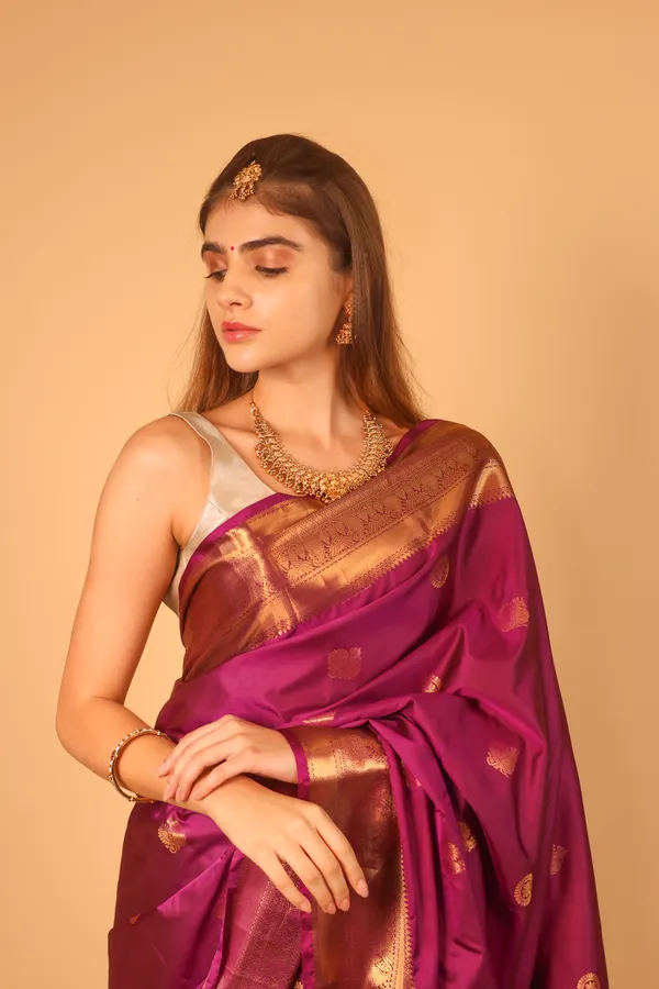 Magenta_Semi_Kanjivaram_Powerloom_Zari_Traditional_Saree_For_Women