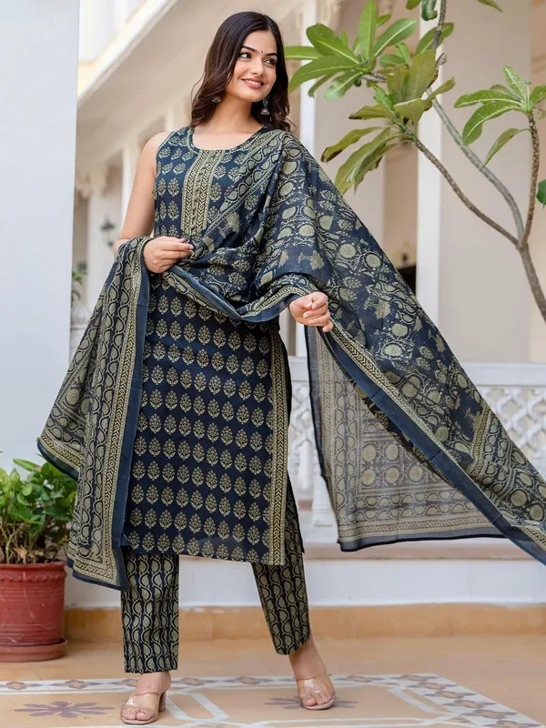 Womens_Cotton_Kurta_With_Pyjama_Dupatta