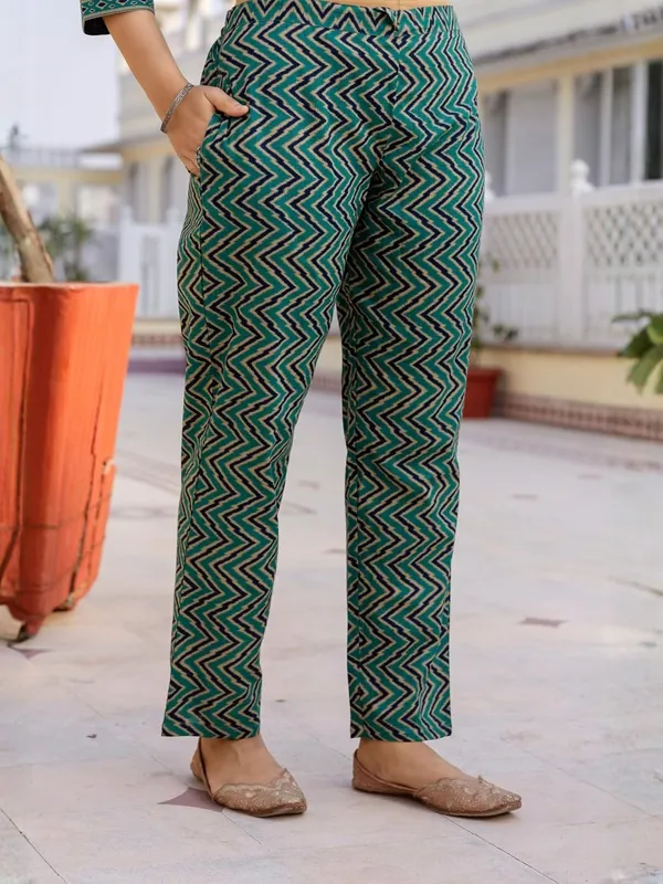 Geometric_Printed_V_Neck_Kurta_With_Trousers_And_Dupatta_Set