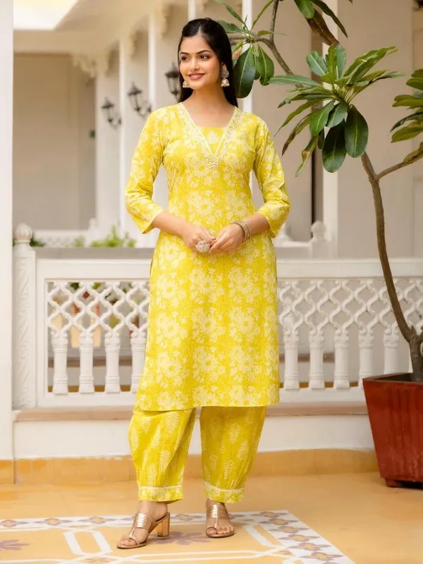 Geometric_Printed_V_Neck_Kurta_With_Trousers_And_Dupatta_Set_For_Women