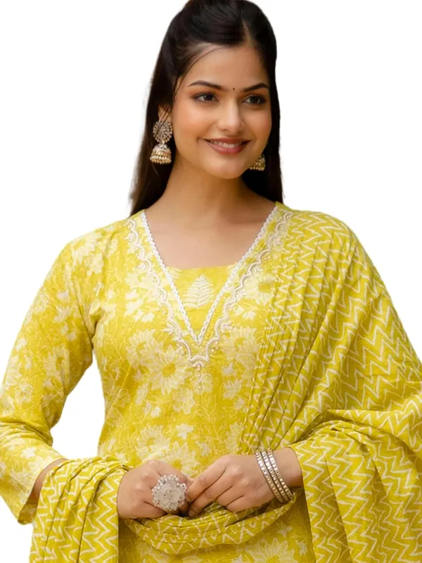 Geometric_Printed_V_Neck_Kurta_With_Trousers_And_Dupatta_Set_For_Women