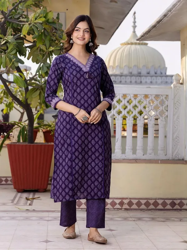 Geometric_Printed_V_Neck_Kurta_With_Trousers_And_Dupatta_Set