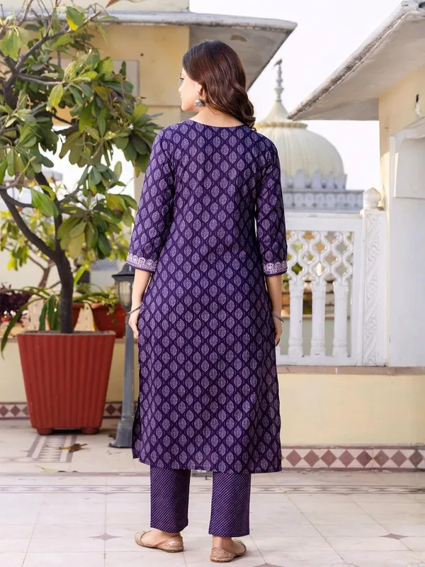 Geometric_Printed_V_Neck_Kurta_With_Trousers_And_Dupatta_Set