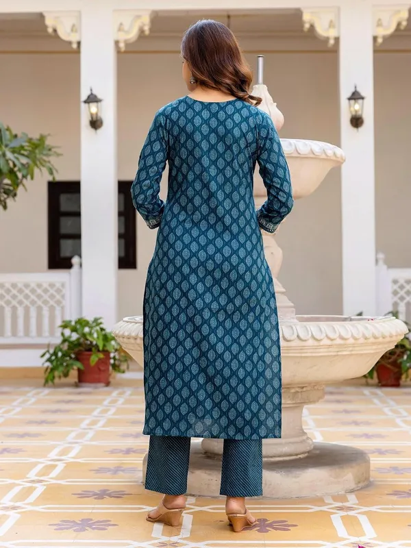 Geometric_Printed_V_Neck_Kurta_With_Trousers_And_Dupatta_Set
