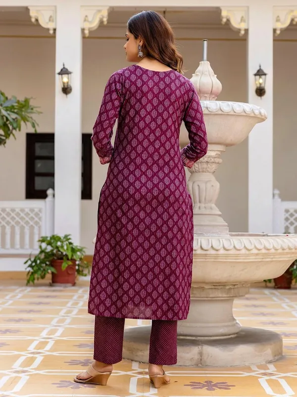 Printed_V_Neck_Kurta_With_Trousers_And_Dupatta_Set