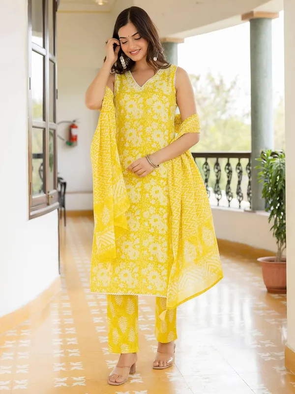 Pure_Cotton_Aari_Work_Kurta_Set_With_Trousers_And_Dupatta