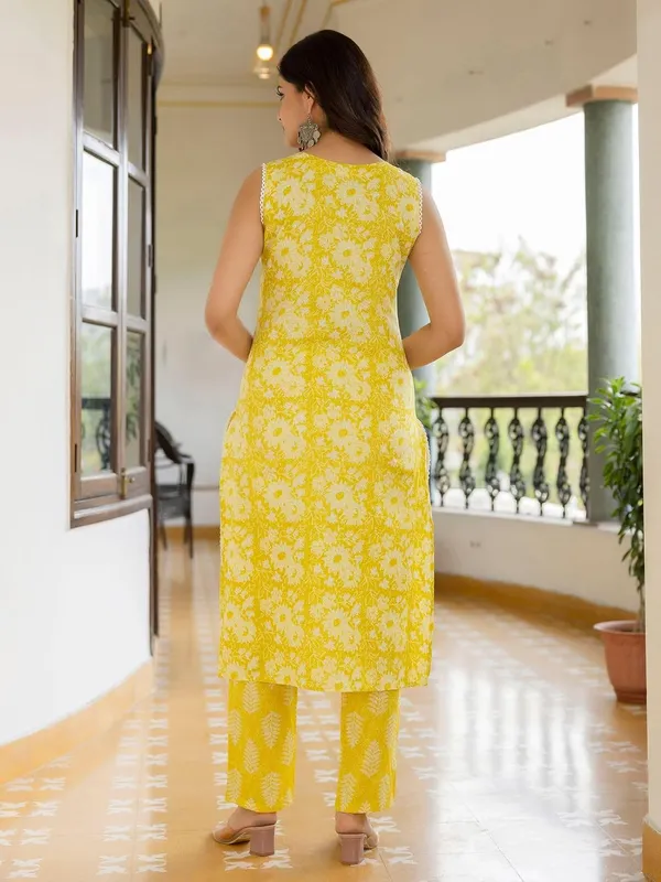 Pure_Cotton_Aari_Work_Kurta_Set_With_Trousers_And_Dupatta