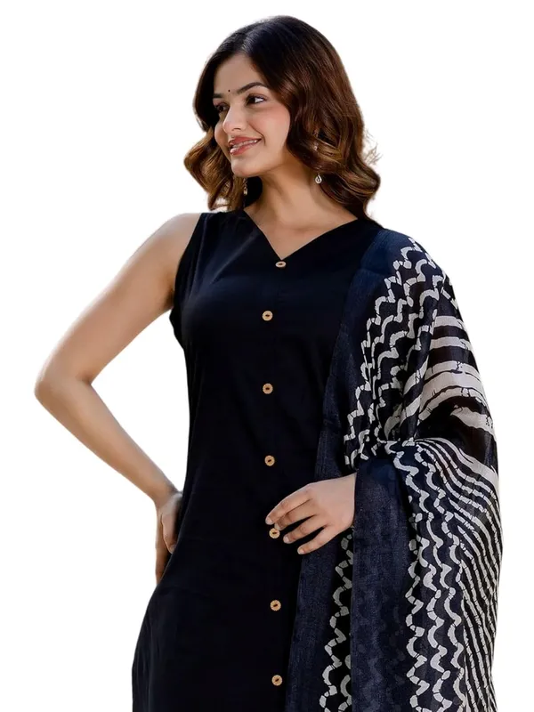 Womens_Cotton_Sleeveless_Kurta_Set_With_Pyjama_And_Dupatta