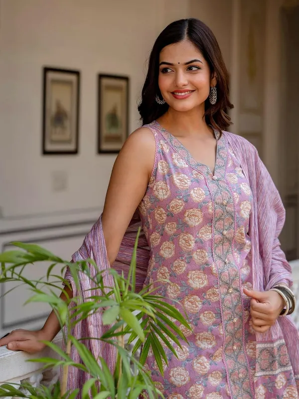 Womens_Cotton_Sleeveless_Kurta_Set_With_Pyjama_And_Dupatta