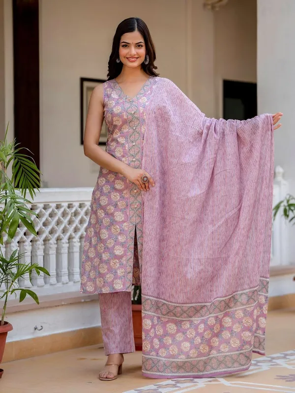 Womens_Cotton_Sleeveless_Kurta_Set_With_Pyjama_And_Dupatta