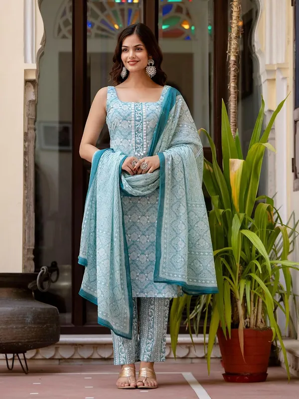 Womens_Cotton_Sleeveless_Kurta_Set_With_Pyjama_And_Dupatta