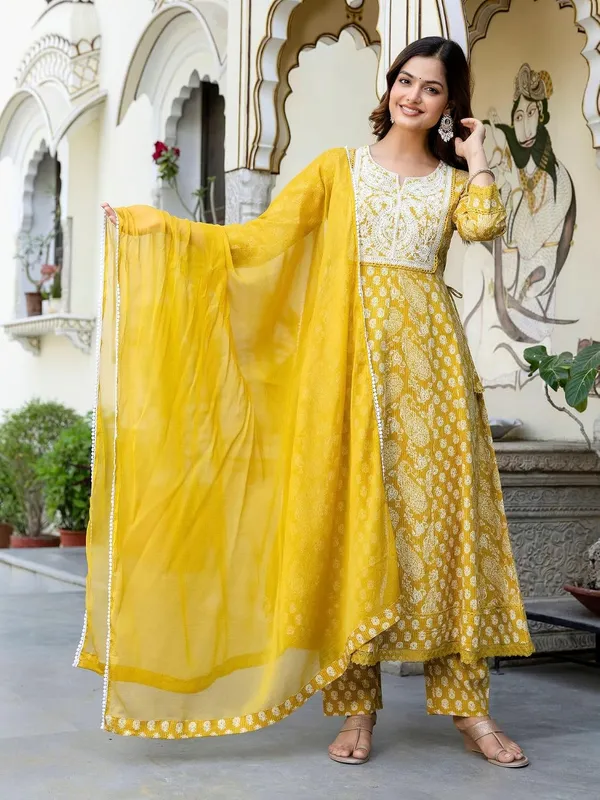 Cotton_Anarkali_Kurta_Set_With_Dupatta